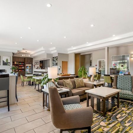 Best Western Plus Des Moines West Inn & Suites Clive Bagian luar foto