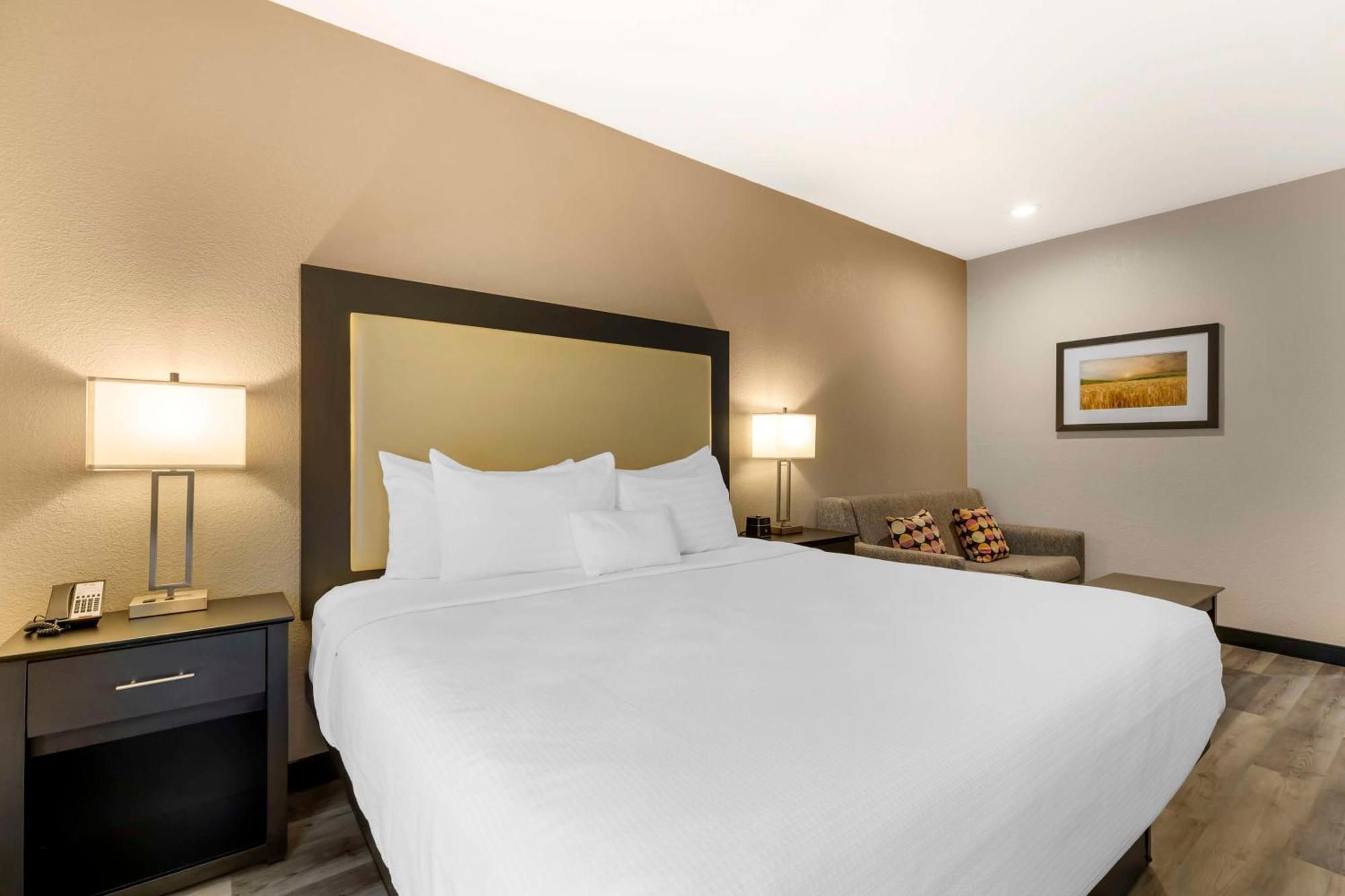 Best Western Plus Des Moines West Inn & Suites Clive Bagian luar foto