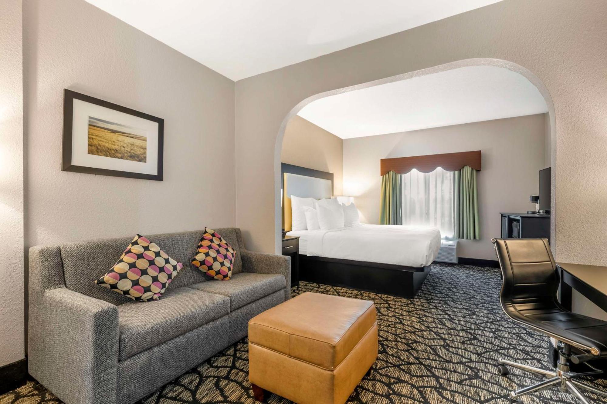 Best Western Plus Des Moines West Inn & Suites Clive Bagian luar foto