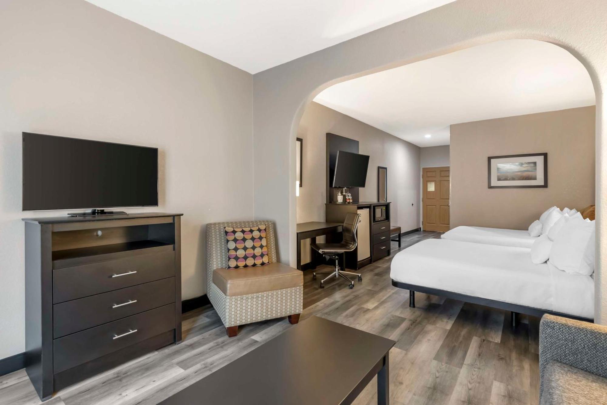 Best Western Plus Des Moines West Inn & Suites Clive Bagian luar foto