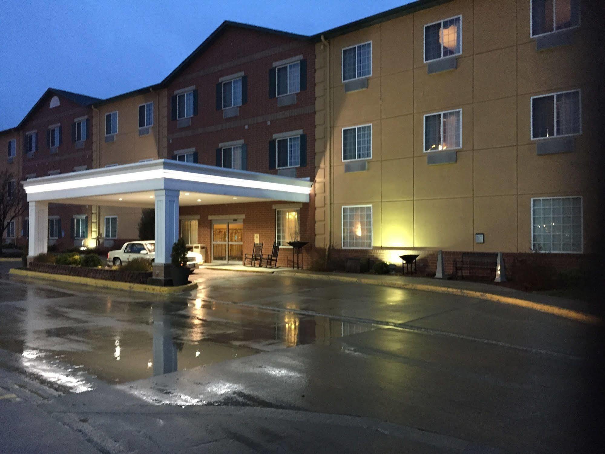Best Western Plus Des Moines West Inn & Suites Clive Bagian luar foto